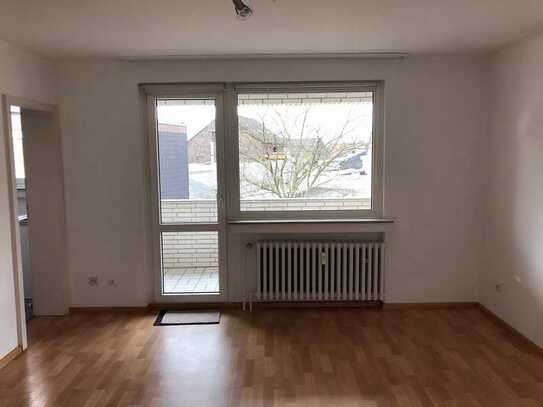 Schöne 1-Zimmer-Wohnung mit Balkon und EBK in DUI-Süd Großenbaum