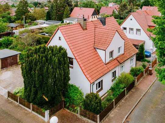 Zentrumsnah! Umfassend sanierte Doppelhaushälfte in Naumburg - Mit Garage, Keller, modernem Bad