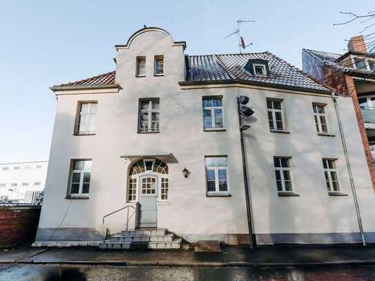 Vermietet - 2 Zimmer - Lübecker Altstadt mit Blick auf die Petrikirche