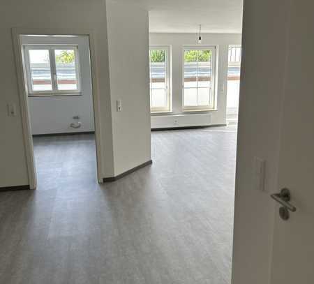 Neu sanierte, attraktive 3,5 Zimmer Wohnung mit neuer EBK und großem Balkon