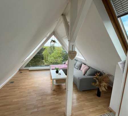 Modernisierte Wohnung mit zwei Zimmern sowie Balkon in Solingen