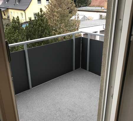 Geschmackvolle 4-Raum-Wohnung mit Balkon und Einbauküche in Fürth-Stadeln