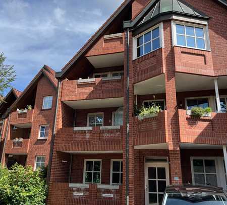 Schöne 68m² Erdgeschoss-Wohnung am Schlosspark - Küche u. Bad neu - Pkw Stellplatz