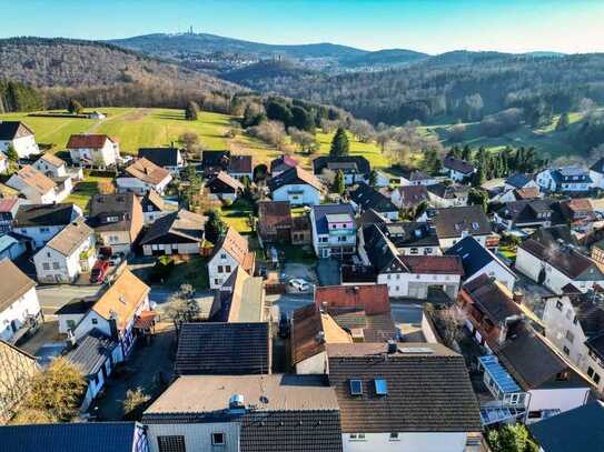 Großes Familienanwesen mit Innenhof und Garten