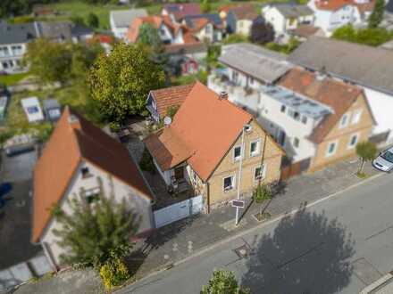 Gemütliches, freistehendes Einfamilienhaus mit großem Garten und Scheune
