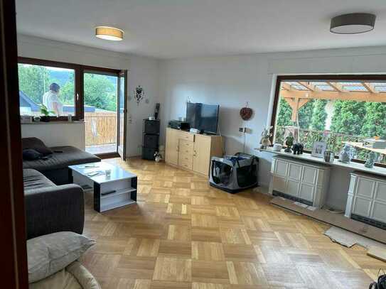 Attraktive 3,5-Zimmer-Wohnung mit Einbauküche in Carlsberg, sehr schöne Waldaussicht!