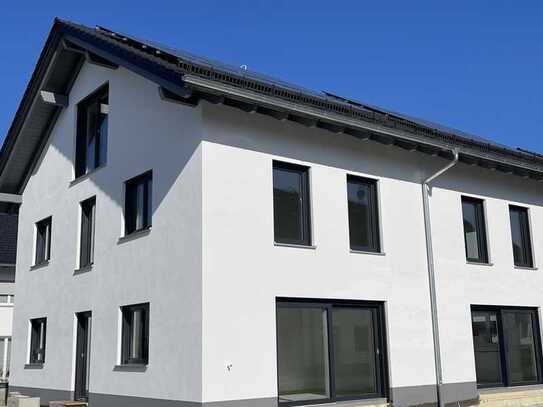 Neubau RMH mit PV-Anlage und zukunftsweisendem Energiekonzept als Ausbauhaus in Denklingen