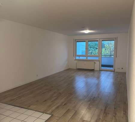 Moderne 1 Zi. Wohnung mit großem Balkon in WN-Stadtmitte