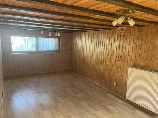 Maisonette Wohnung mit KFZ Stellplatz in ruhiger Lage