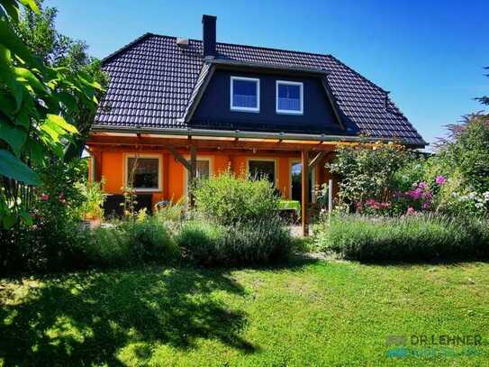 Dr. Lehner Immobilien NB -
Modernes Einfamilienhaus mit Gartenidylle bei Neubrandenburg