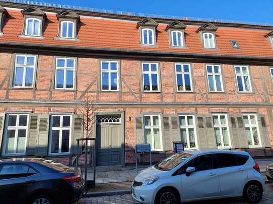 Schöne 3 Zimmer Wohnung mit Dachterrasse in der Schweriner Altstadt