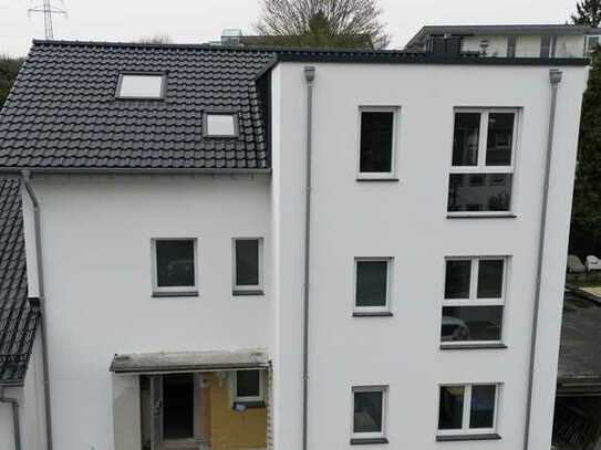 Komplett modernisierte 2-Zimmer-DG-Wohnung mit Balkon und Smart-Home-Verkabelung in Bonn-Mehlem