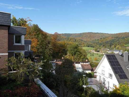 Renovierte 4,5-Zimmer-Wohnung mit Balkon und Einbauküche inkl. Tiefgaragenstellplatz in Heidelberg