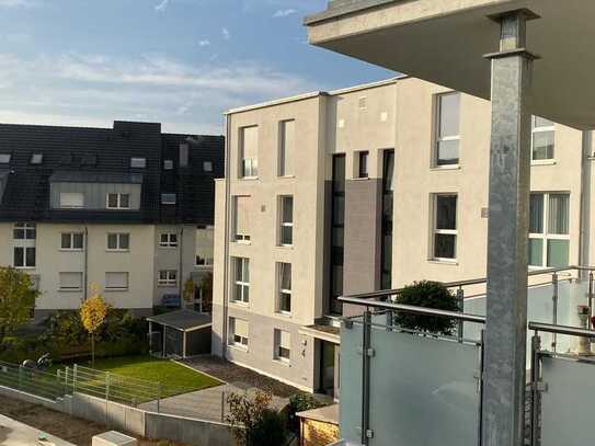 Neuwertige 3-Zimmer-Wohnung mit Balkon und EBK in Kenzingen