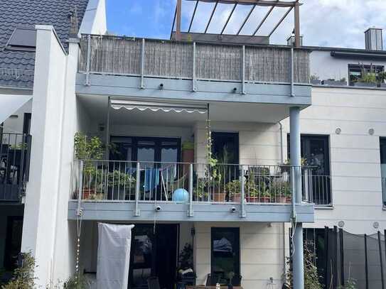 Vermietung für 1 Jahr: 4-Raum-Wohnung mit Balkon und EBK in Frankfurt am Main (Bergen)