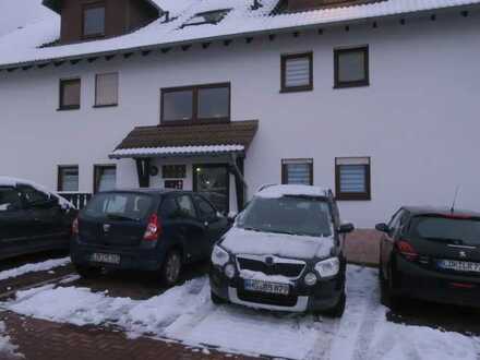 Gepflegte 3-Zimmer-Wohnung mit Balkon und Einbauküche in Leun