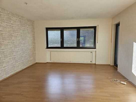 Schön helle und geräumige 3-Zimmer–Wohnung mit Loggia in der Nähe des Halterner Stausees*