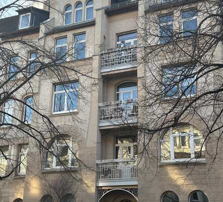 4-Zimmer Maisonette-Wohnung mit Blick über die Dächer Hannovers bis zum Deister