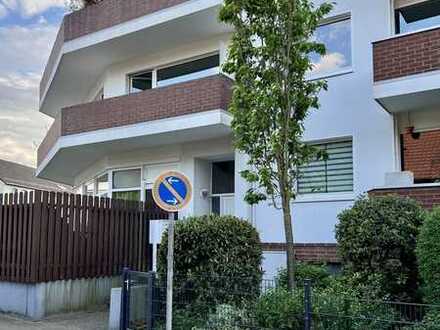 Direkt im Alten Dorf: Lichtdurchfluteter Traum mit XXL - Balkon und Garage!