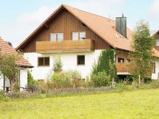 Freistehendes Einfamilienhaus mit Einliegerwohnung in schöner Lage provisionsfrei zum Verkauf