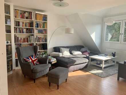 Moderne 4-Raum-Maisonette-Wohnung mit Balkon und Parkplatz in Kaiserswerth
