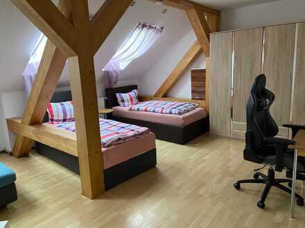 Vermietete Dachgeschosswohnung in einem großzügigen Mehrfamilienhaus