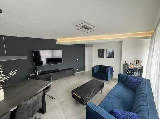 Exklusive neu ausgestattete 2-Zimmer-Wohnung in zentraler Lage mit moderner Einbauküche