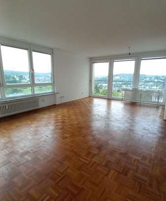 Lichtdurchflutete 3-Zi-Wohnung Panoramablick Wetzlar barrierefrei