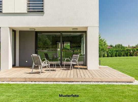 Freistehendes Einfamilienhaus nebst Balkon und Terrasse