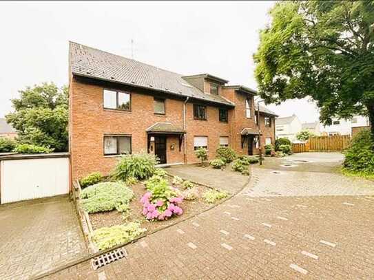 Grosszügige modernisierte 2-Zimmer (57m²) Dachgeschosswohnungng mit grossem Balkon und Garage!