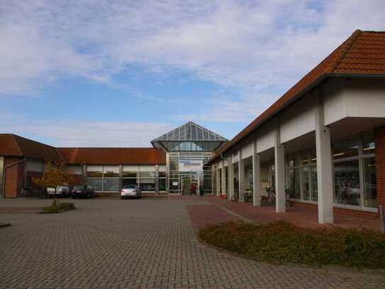 Lager/Produktion/Verkauf 1.600 m² mit ca. 4.000 m² Außenanlage