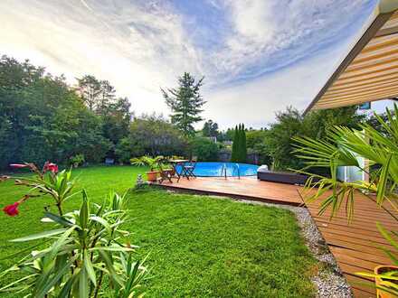Schöne Doppelhaushälfte mit tollem Garten und Pool in Neusöcking