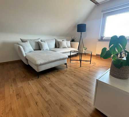 Helle 2,5-Zimmer-DG-Wohnung mit moderner Innenausstattung in Bochum-Höntrop