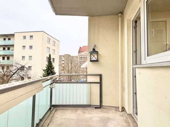 Zentral und bezugsfrei: Wohnung mit Sonnenbalkon in Uni-Nähe