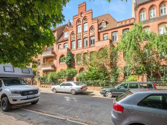 Rarität in Lüneburg: Denkmalgeschütztes Mehrfamilienhaus mit 7 Wohneinheiten im Roten Feld