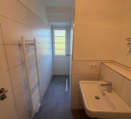 Leere 3-Zimmer-Wohnung (Maisonette) mit begehbarem Spitzboden (50 qm) *frisch saniert*