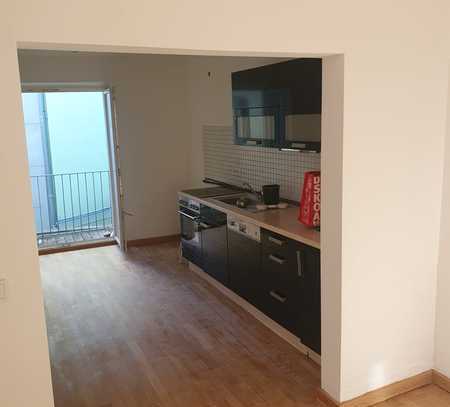 Exklusive 3-Raum-Wohnung mit gehobener Innenausstattung mit Balkon und Einbauküche in Ingolstadt