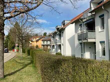 Gepflegte 2-Zimmer-Dachgeschosswohnung mit Balkon und EBK in Lörrach
