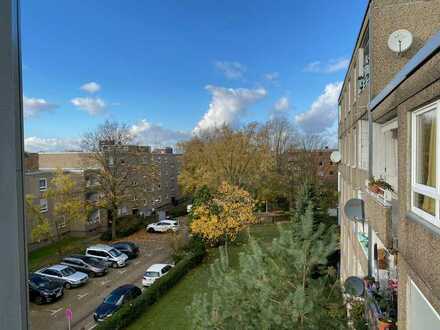 Großzügig und gemütlich: 3-Zimmerwohnung mit Loggia und Keller in Neuss-Norf