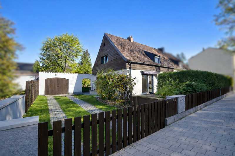 Berg am Laim – kernsaniertes Stadthaus mit Garten, Garage und Stellplätze mitten in München