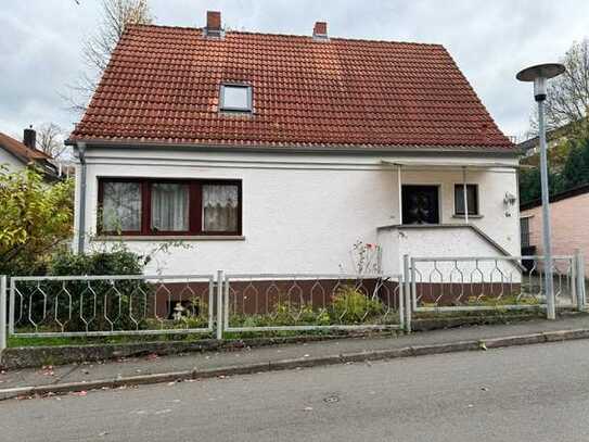 Haus zum Sanieren in bevorzugter Lage