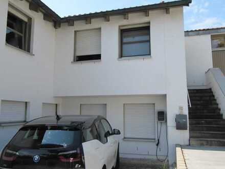 Würzburg/Vorort (12km); großzügige DG-Wohnung ab. 01.01.24
