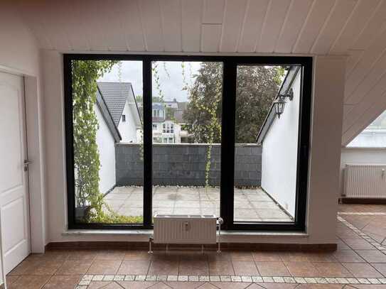 RESERVIERT - Gemütliche 3-Zimmer-DG-Wohnung mit Balkon in Troisdorf-Spich