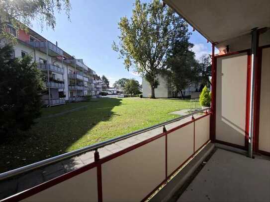 Erstbezug nach Sanierung! Moderne 2 Zimmer-Wohnung m. großem Balkon - Porz Wahnheide