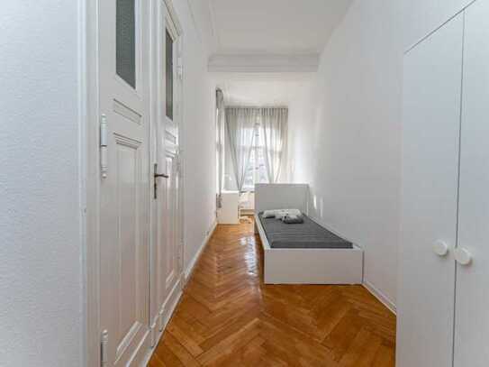 Light single bedroom in Prenzlauer Berg