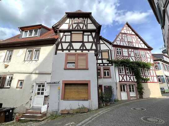 Sanierungsbedürftiges und denkmalgeschütztes Mehrparteienobjekt, Heppenheim-Altstadt