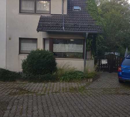 Günstiges, gepflegtes 5-Zimmer-Reihenendhaus in Düren