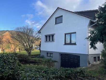 Idyllisches Familienparadies: Modernisiertes 146qm-Haus mit großzügigem Naturgrundstück