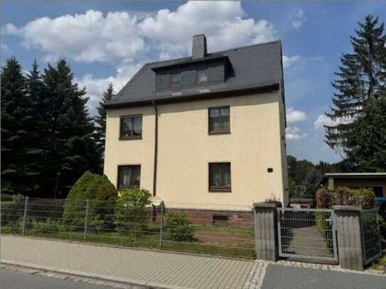 Geräumiges, Ein- oder Zweifamilienhaus in Oberlungwitz mit großem Garten und Garage