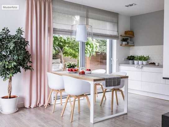 Provisionsfrei Dachgeschosswohnung in 78048 Villingen-Schwenningen, Hinterer Bickeberg
